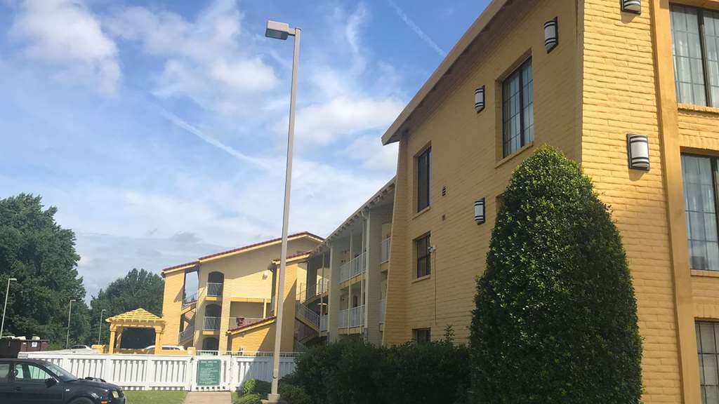 Quality Inn هامبتون المظهر الخارجي الصورة